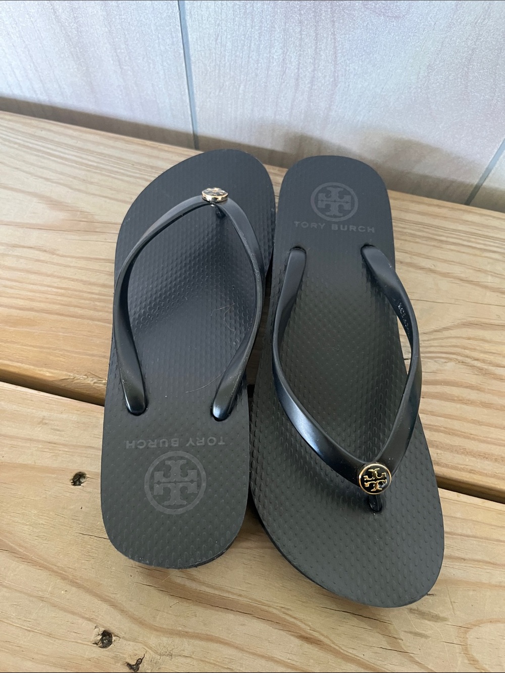 Tory Burch Black Flip Flop Sandals with Gold Logo - Picture 4 of 14